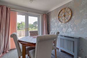 Diner- click for photo gallery